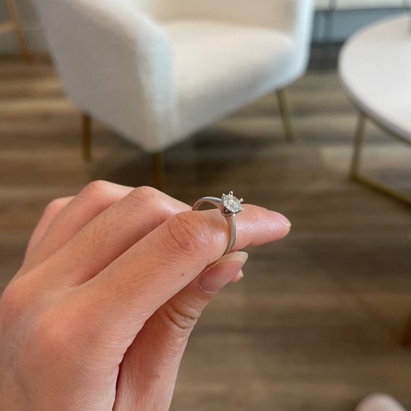 Diamond ring (platinum band) - Picture 6 of 9